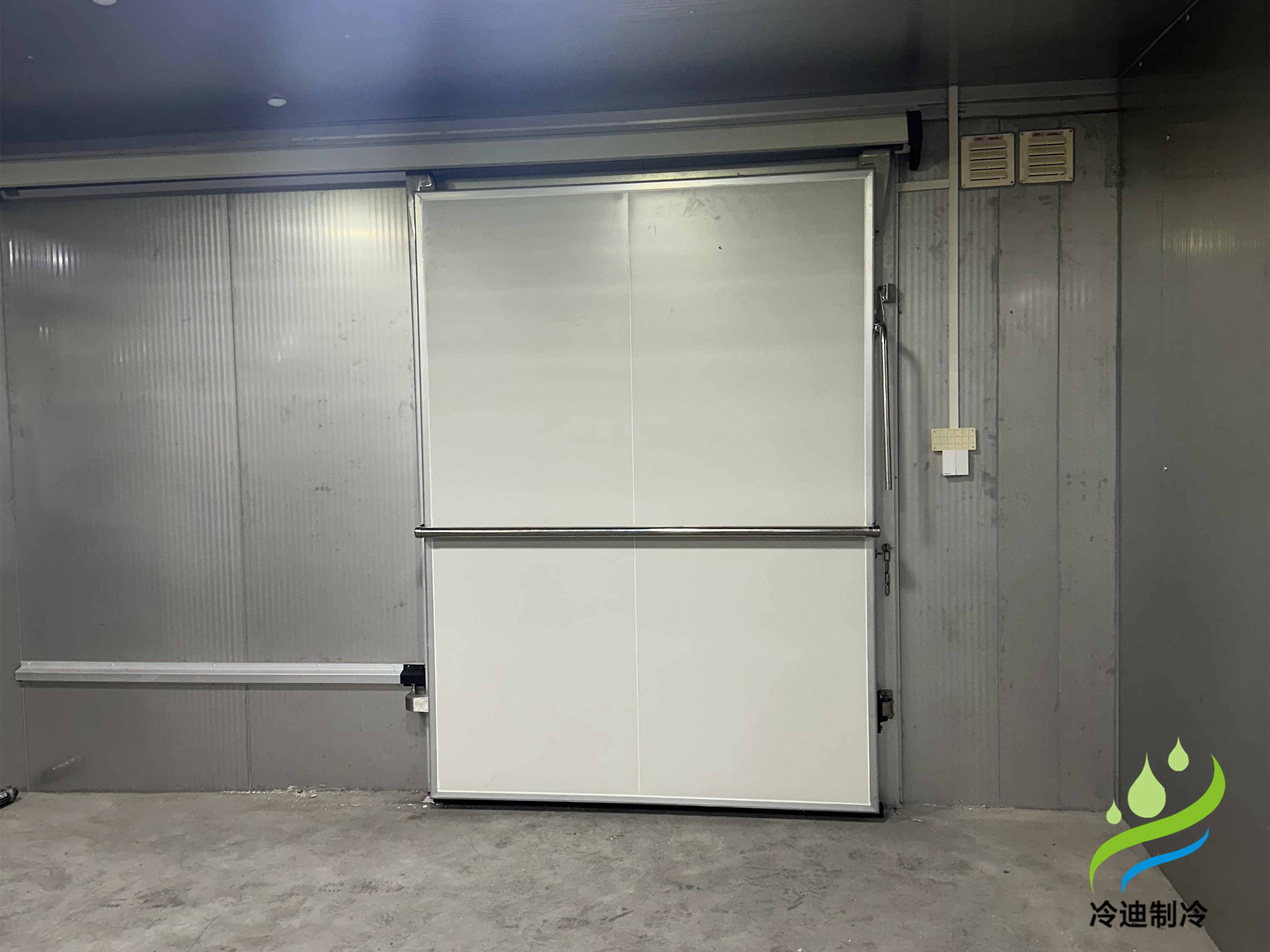 蓋一個(gè)冷庫大概要多少錢一平方？