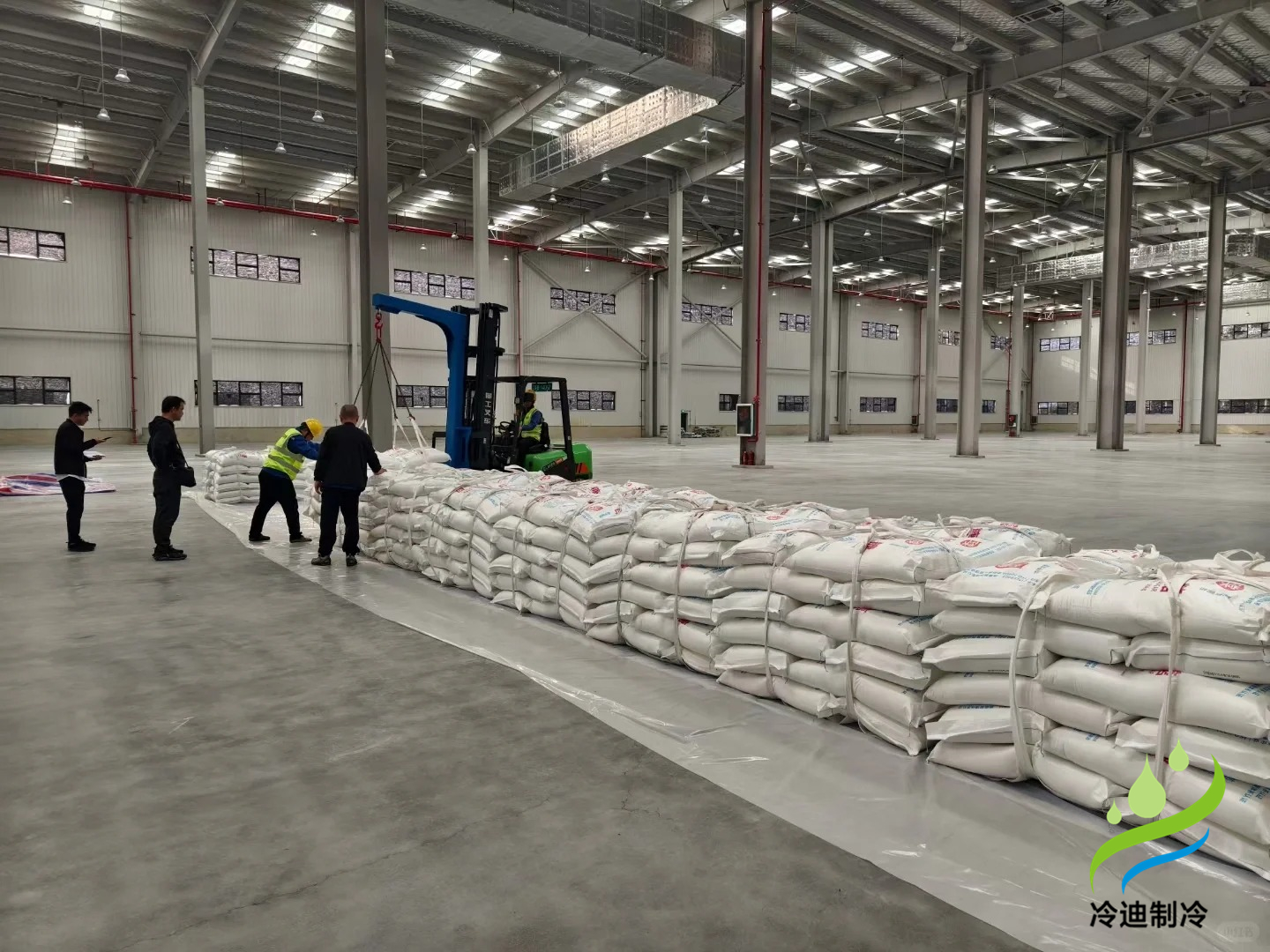 在四川建造一個(gè)冷庫需要多少錢一平米？(圖1)